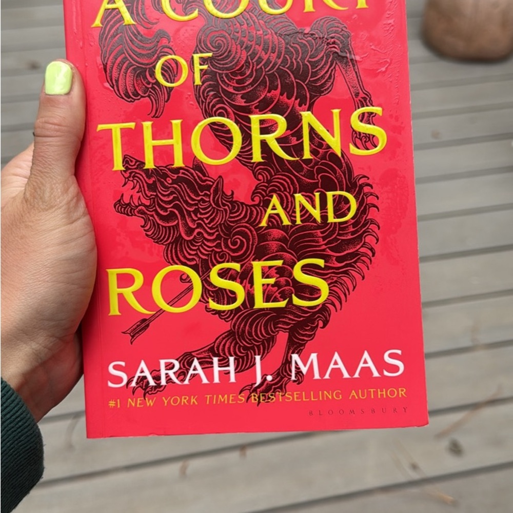 A Court of Thorns and Roses Book